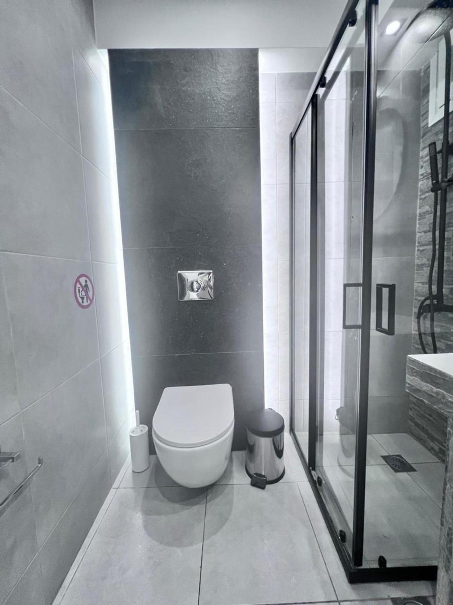 Purple- Lux Studio 2' From Metro Petralona Athens Luaran gambar