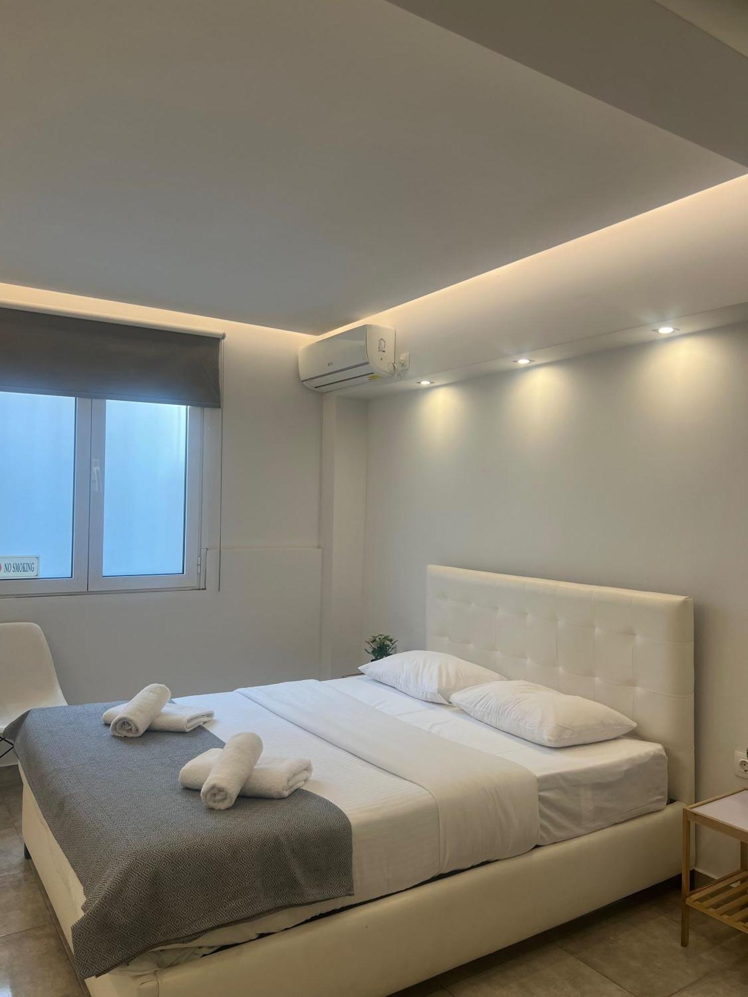 Purple- Lux Studio 2' From Metro Petralona Athens Luaran gambar