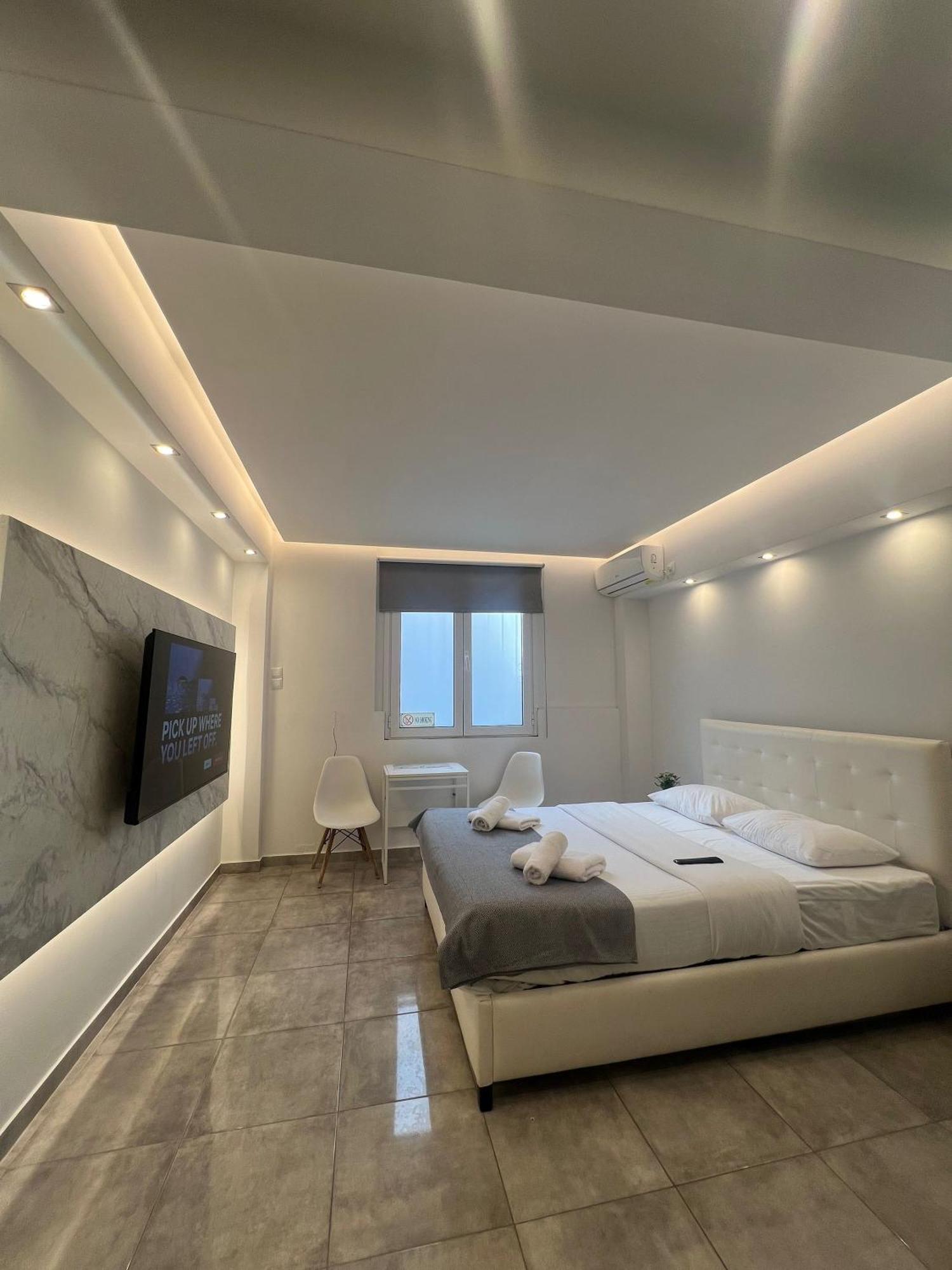 Purple- Lux Studio 2' From Metro Petralona Athens Luaran gambar