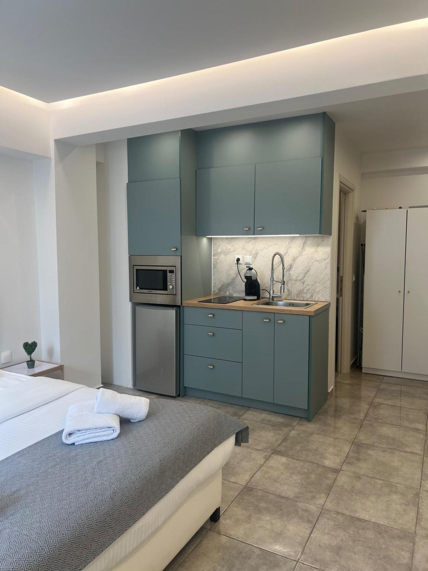 Purple- Lux Studio 2' From Metro Petralona Athens Luaran gambar